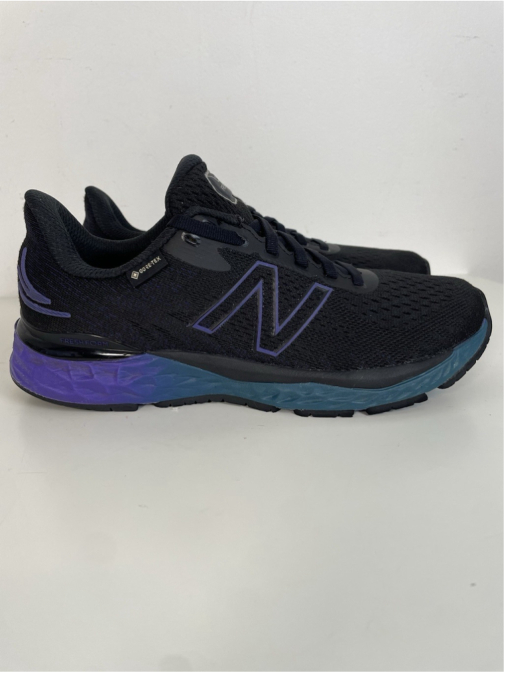 New Balance Fresh Foam 880v11 GTX Goretex Women’s 8.5B Black Purple Sneakers